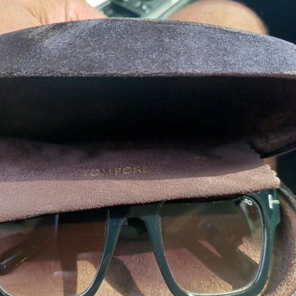 ($500 discounted) TOM FORD (with reciept) RARE Like New Shades - Picture 7 of 9